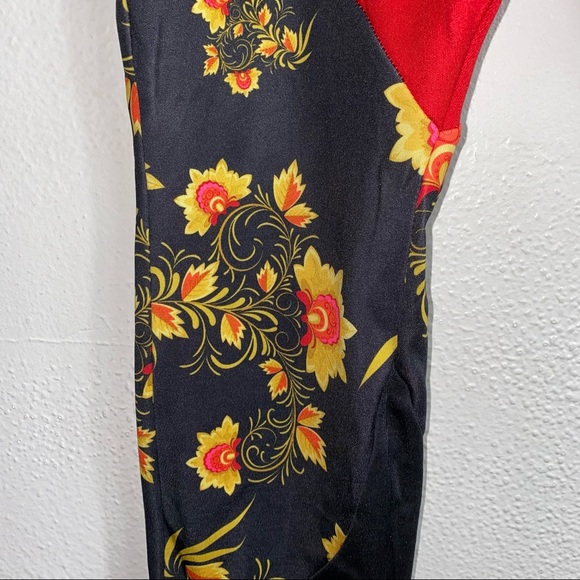 Nike Sportswear Limited Edition Floral Leggings - Picture 8 of 10